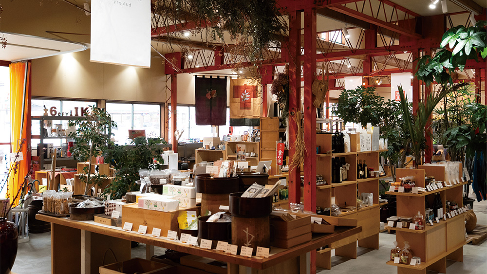 天寧寺倉庫BIKODO CAFÉの内部