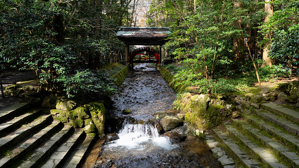 越後一宮　彌彦神社の内部