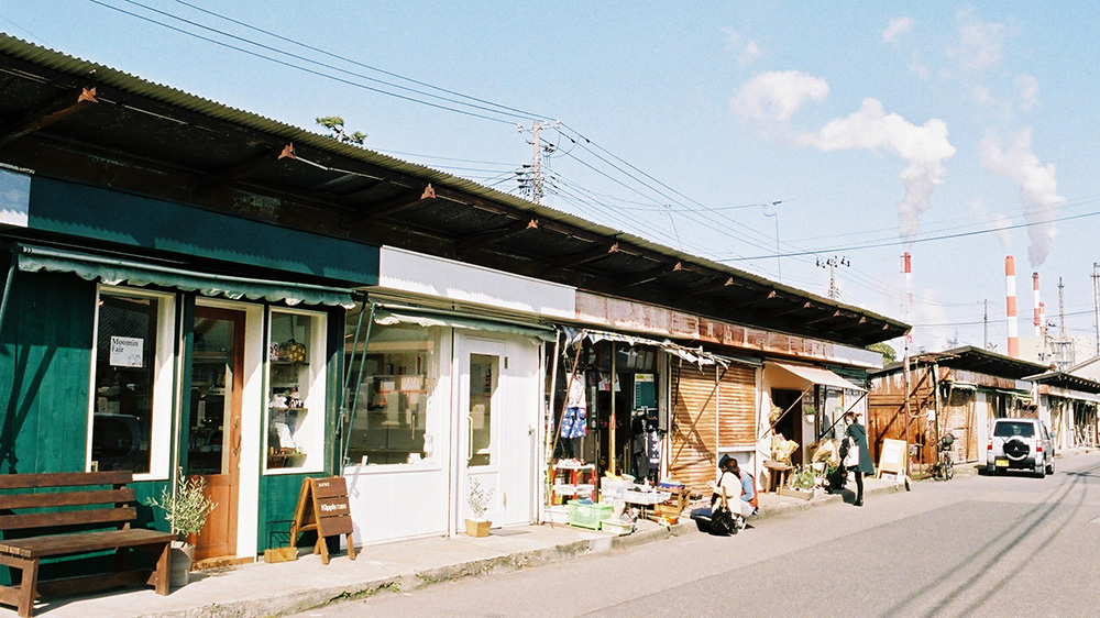 沼垂テラス商店街の内部